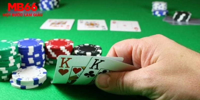 f8bet25 ÁT CHỦ BÀI GIÀNH LẤY ZHUANG NIUNIU ( XEM 3 LÁ )